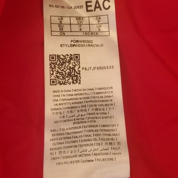 Nwt guess wrap dress in cherry size small - Picture 5 of 5